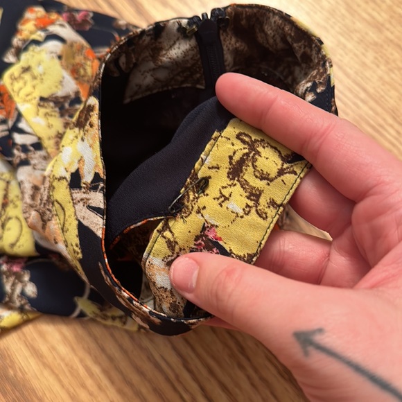 Floral Long Sleeved Romper - Picture 7 of 8